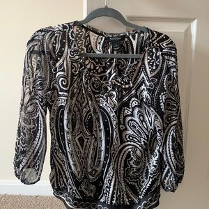 Never worn gorgeous WHBM printed top. Size 6